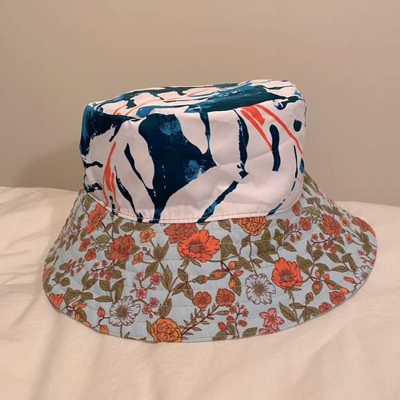 Maaji Dreaming Oliva Fisher Bucket Hat - Picture 3 of 3